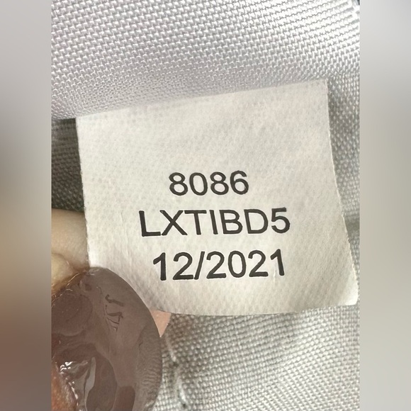 Aeropostale 90s High Rise Cut-Off Light Wash Jean Shorts Size 000 - Picture 11 of 11